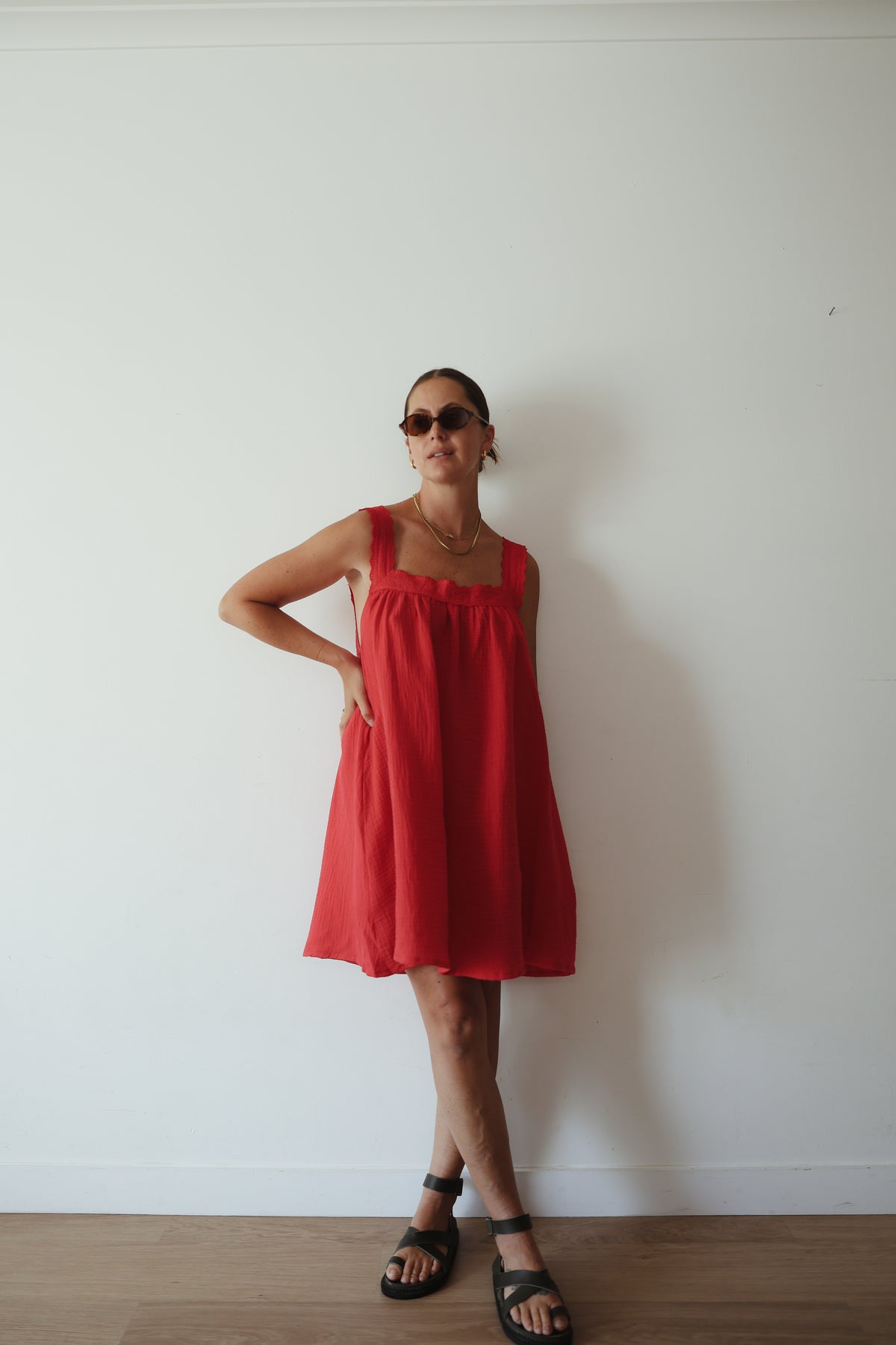 PRE ORDER - LADIES JUNO LACE NECK MINI DRESS - RED