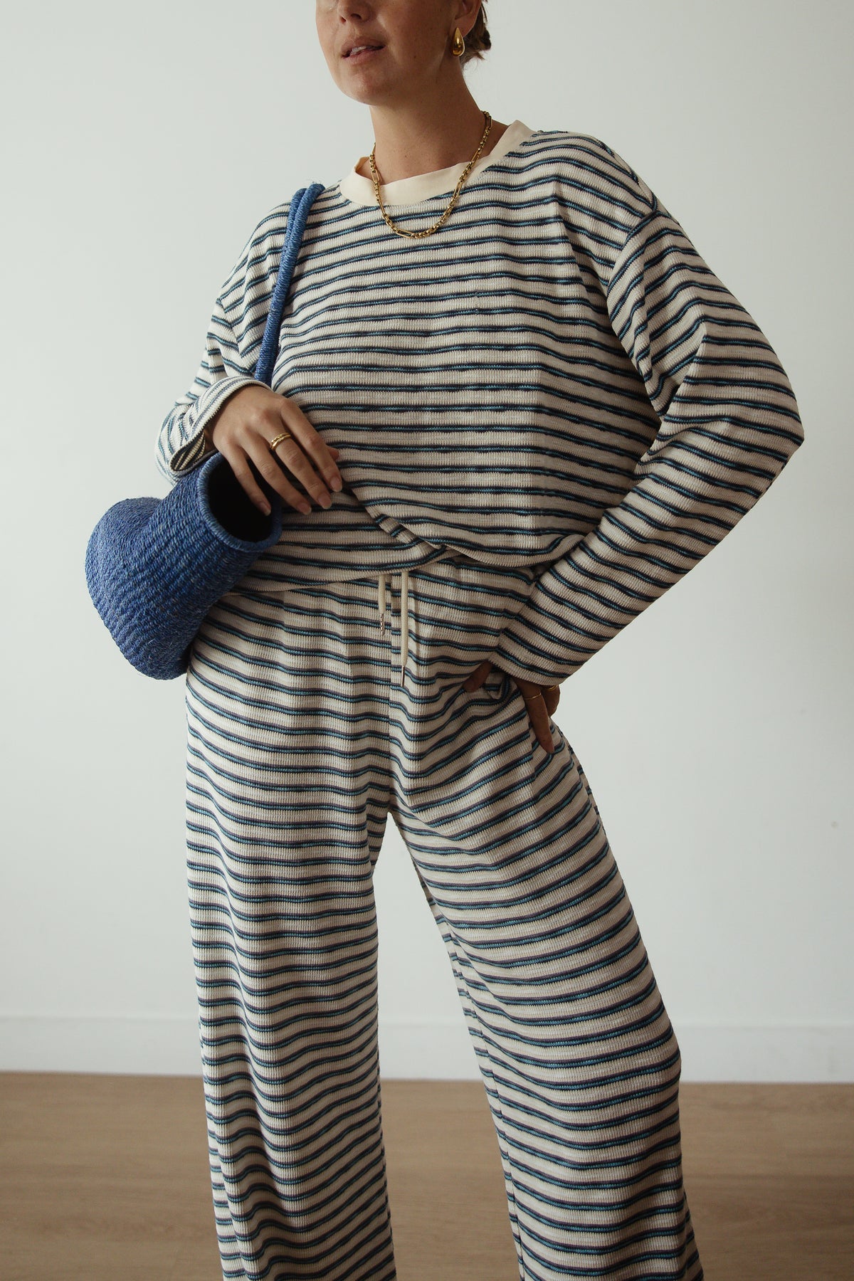 CASPIA LONG SLEEVE CREWNECK KNIT TOP - BLUE STRIPE