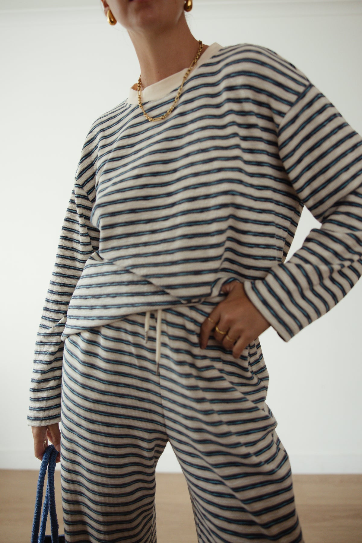 CASPIA LONG SLEEVE CREWNECK KNIT TOP - BLUE STRIPE