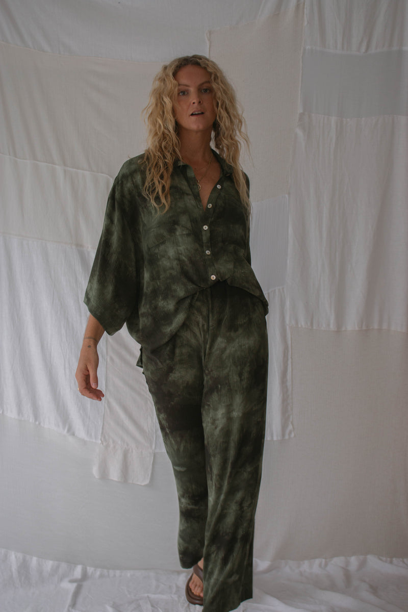 LADIES MOLLY TIE DYE SHIRT - KHAKI