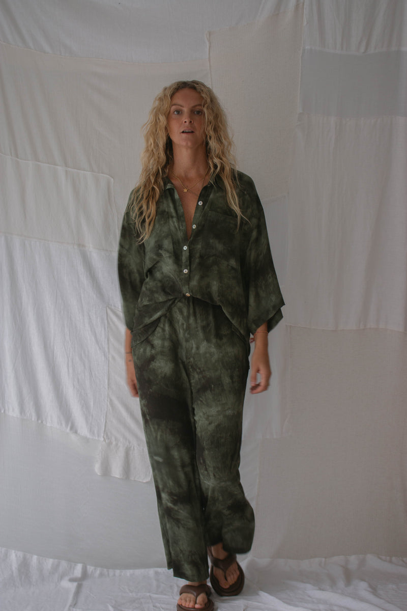 LADIES MOLLY TIE DYE SHIRT - KHAKI