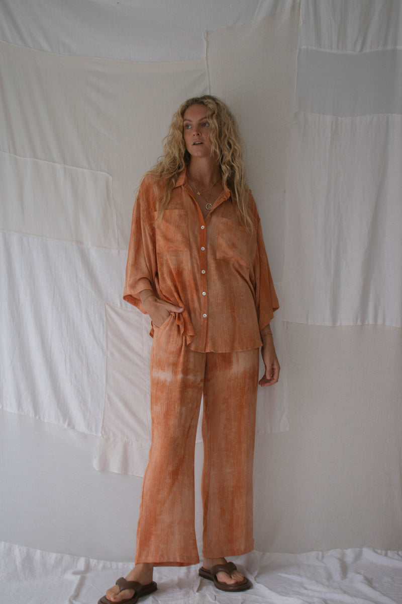 LADIES MOLLY TIE DYE SHIRT - BURNT ORANGE